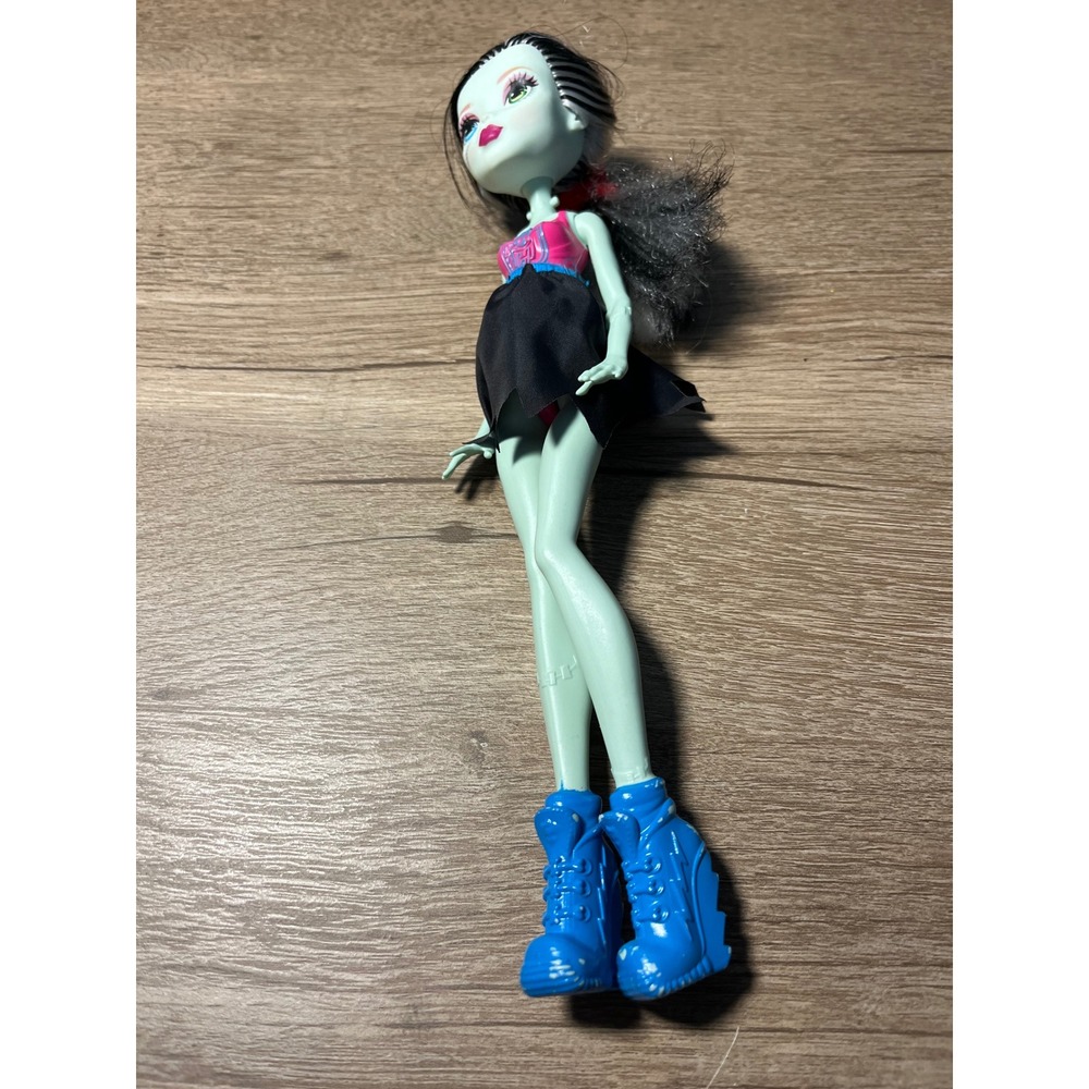 Monster High Frankie Stein Doll Blue Boots Pink Top Black Skirt‎ Mattel 2015
